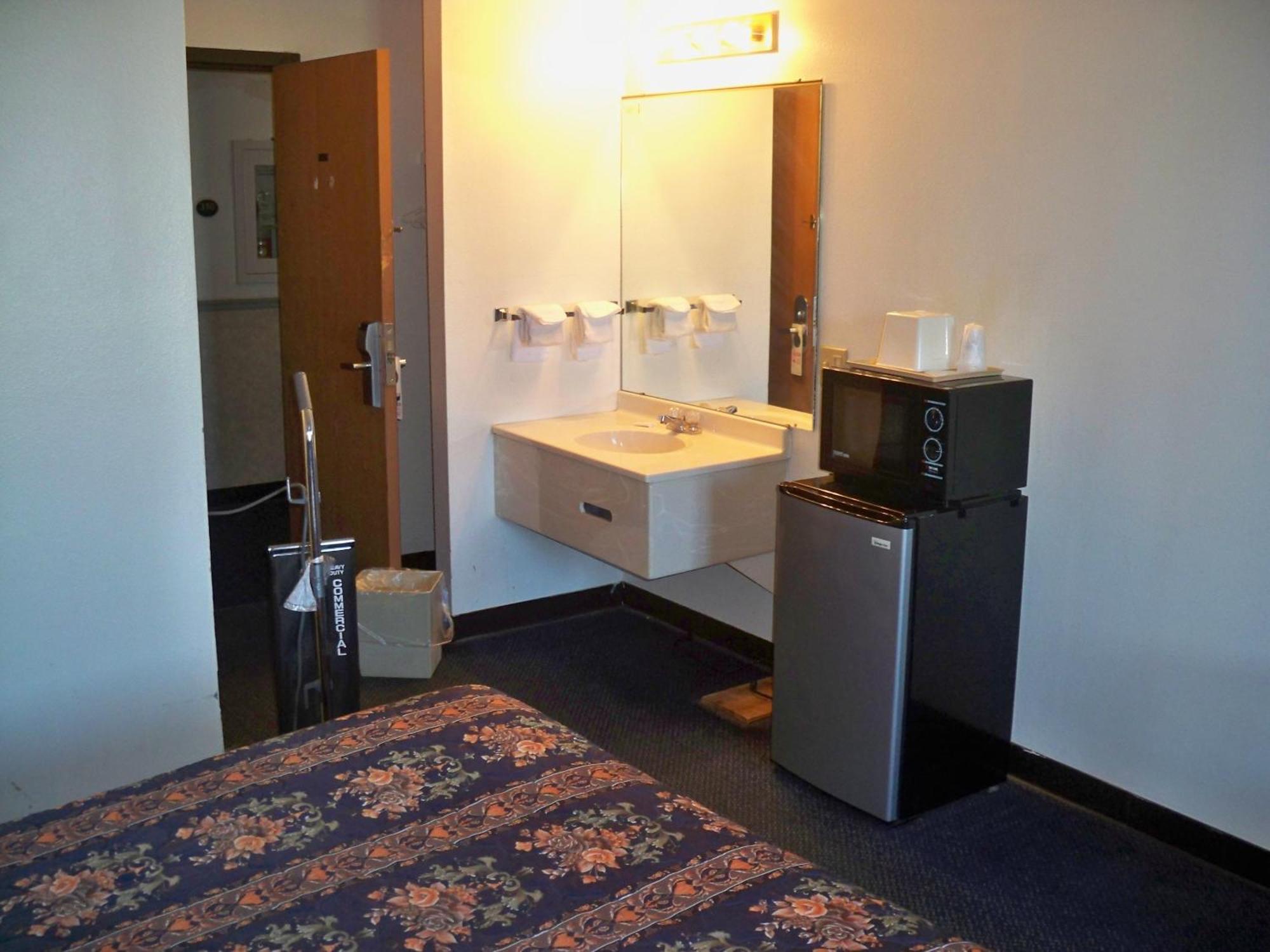 Motel Economy *